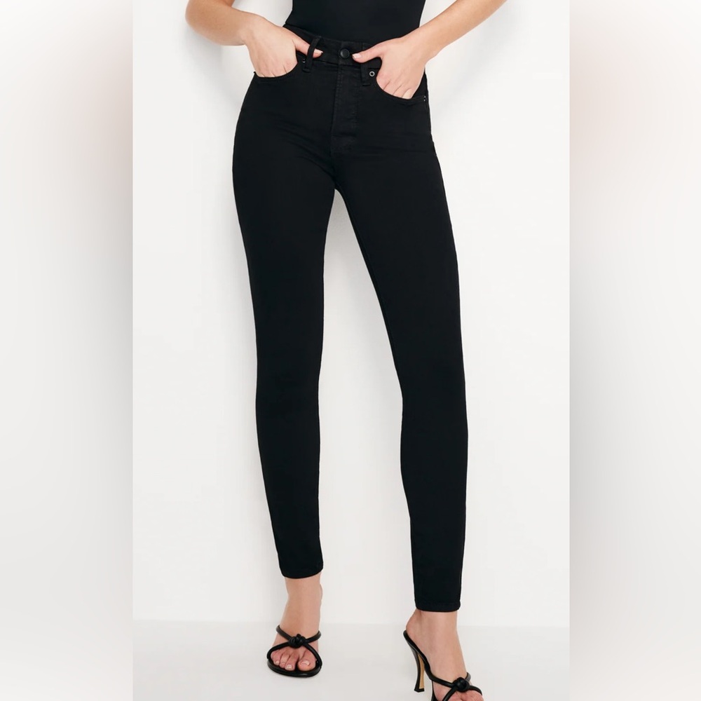 Good American GOOD LEGS SKINNY JEANS